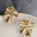 Aurora Sculpted Gold Stud