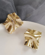 Aurora Sculpted Gold Stud